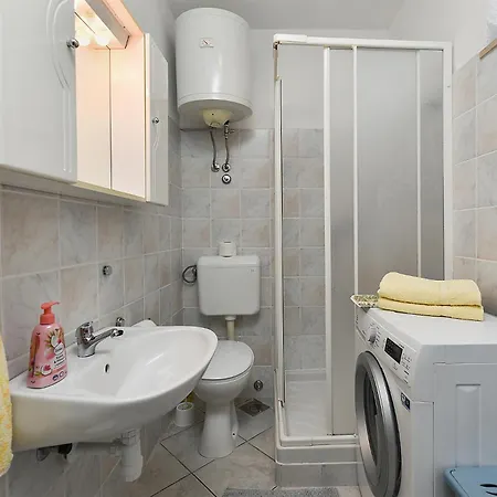 Mauro 2360 Apartman